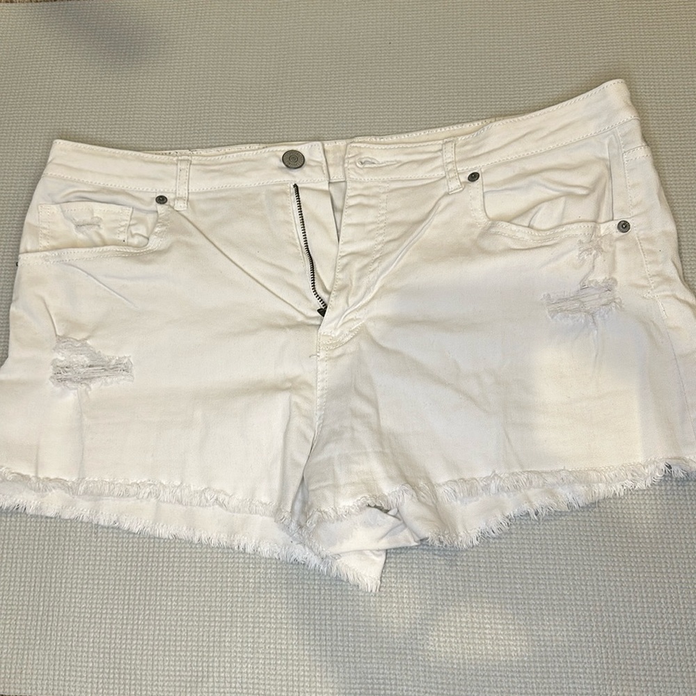 Aeropostale white denim high rise shorty-shorts